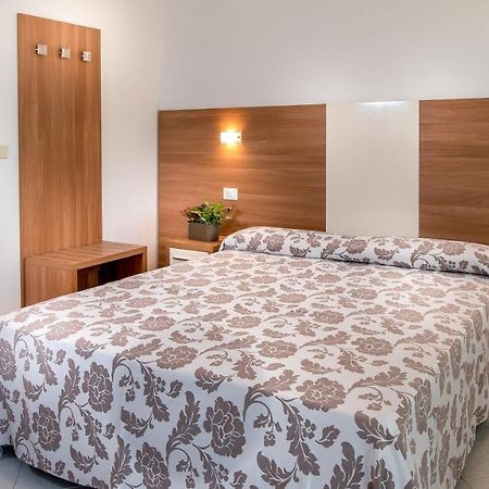 Hotel Vallechiara ลิโด ดิ ซาวิโอ ภายนอก รูปภาพ