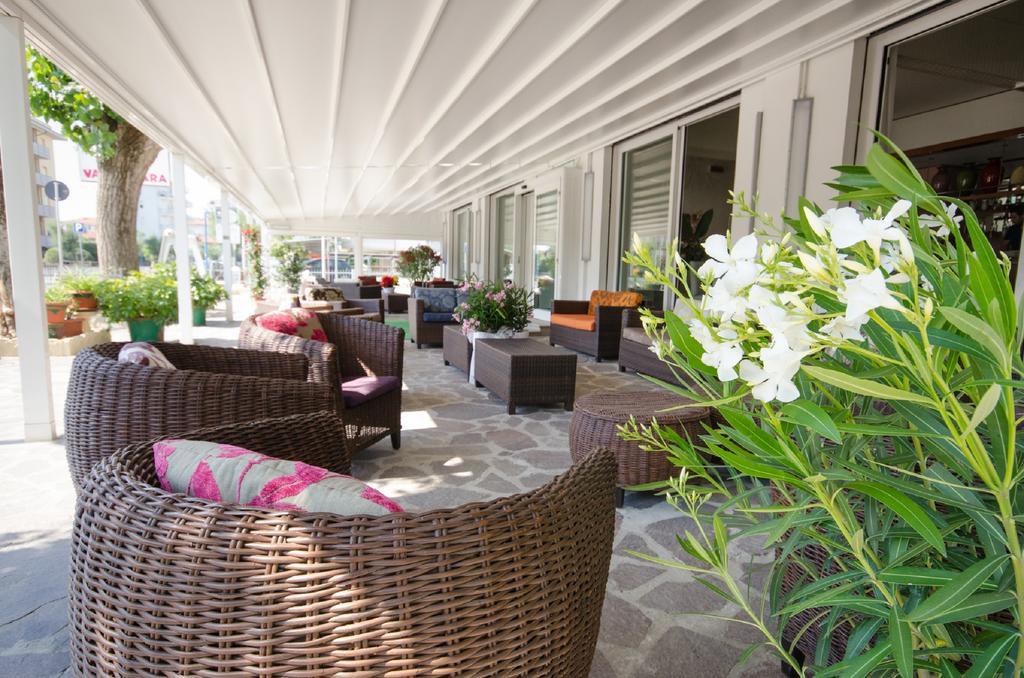 Hotel Vallechiara ลิโด ดิ ซาวิโอ ภายนอก รูปภาพ