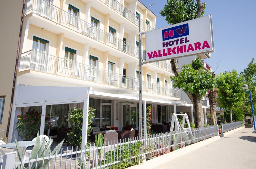 Hotel Vallechiara ลิโด ดิ ซาวิโอ ภายนอก รูปภาพ