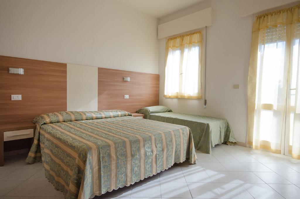 Hotel Vallechiara ลิโด ดิ ซาวิโอ ภายนอก รูปภาพ