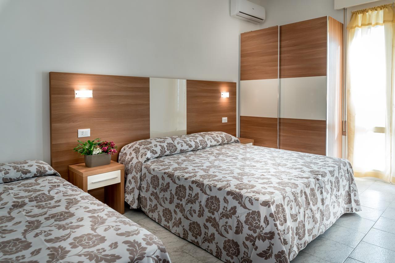 Hotel Vallechiara ลิโด ดิ ซาวิโอ ภายนอก รูปภาพ