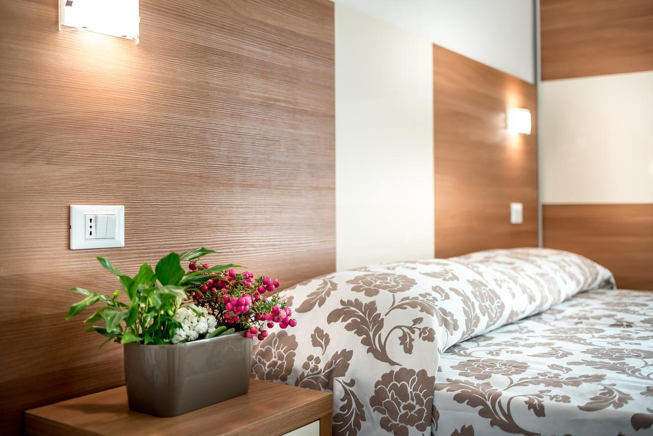 Hotel Vallechiara ลิโด ดิ ซาวิโอ ภายนอก รูปภาพ