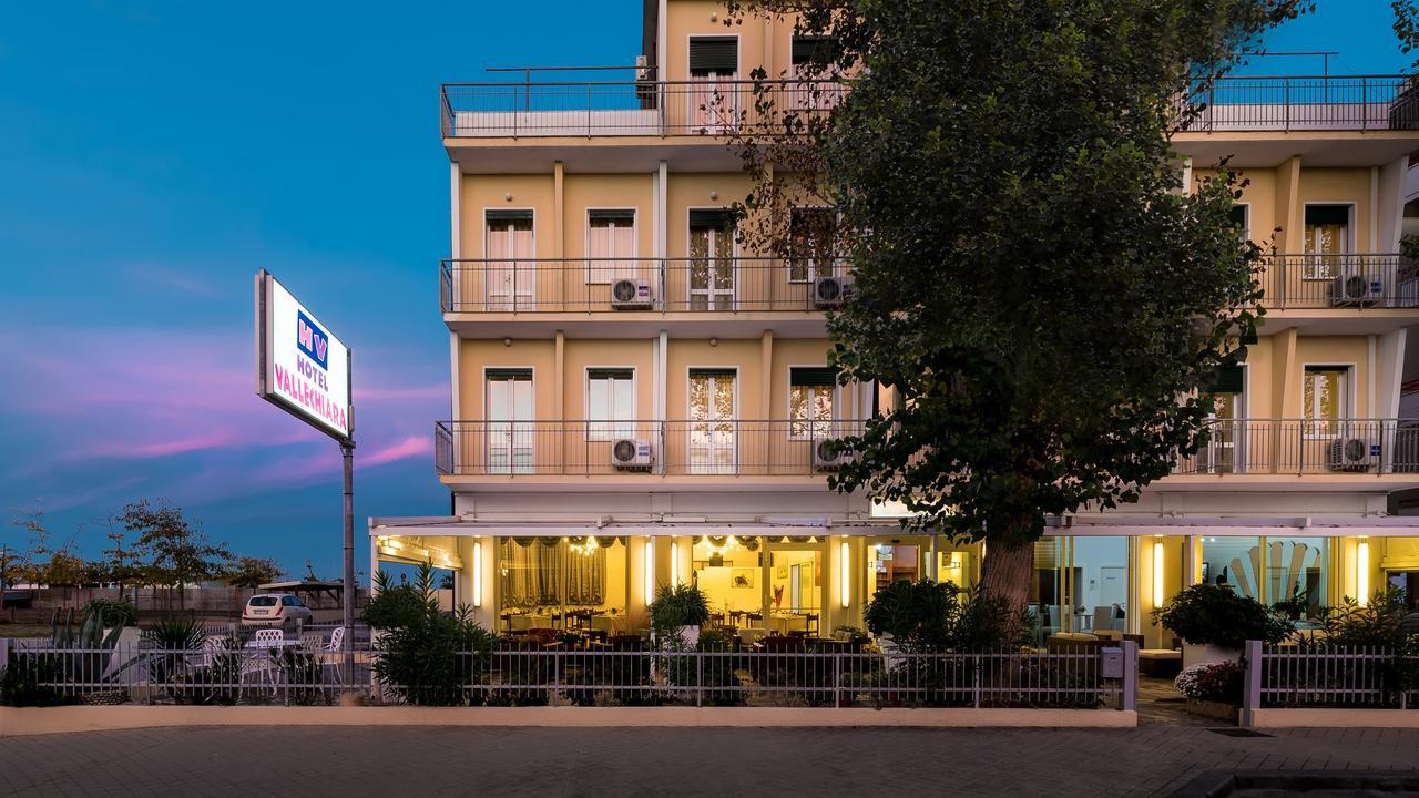 Hotel Vallechiara ลิโด ดิ ซาวิโอ ภายนอก รูปภาพ