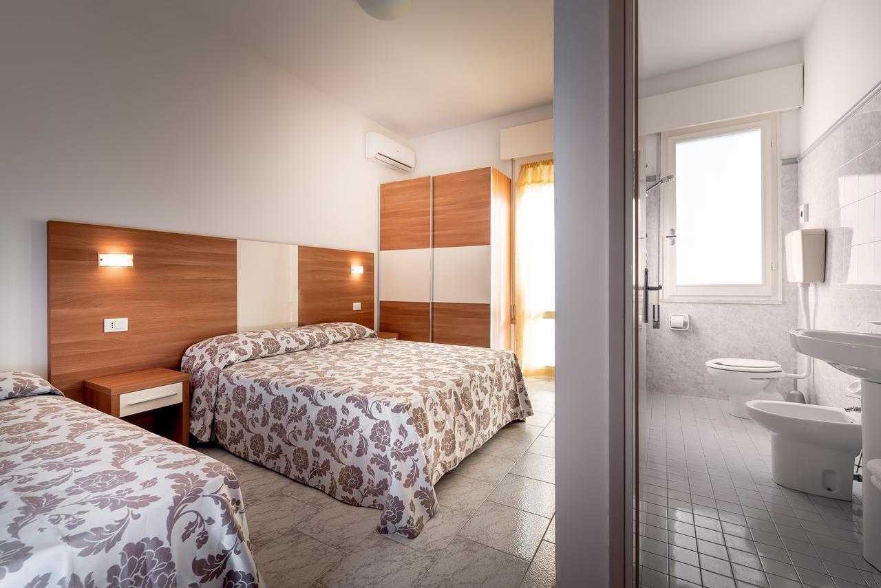 Hotel Vallechiara ลิโด ดิ ซาวิโอ ภายนอก รูปภาพ