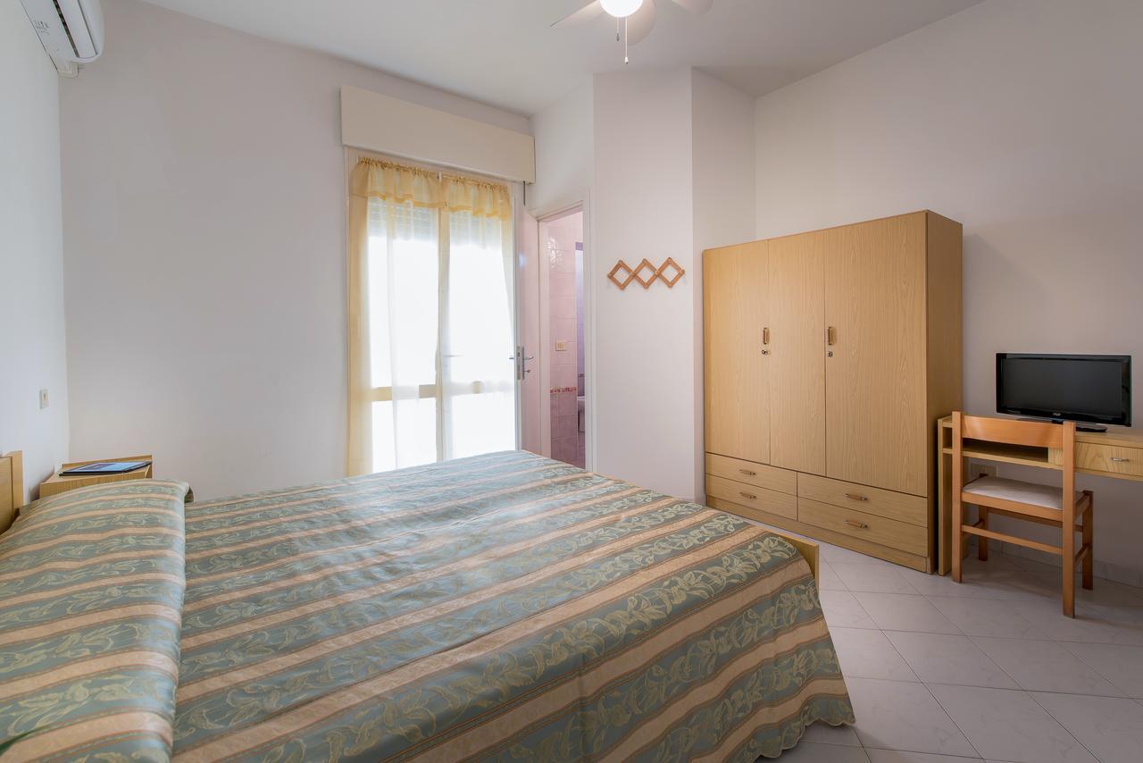 Hotel Vallechiara ลิโด ดิ ซาวิโอ ภายนอก รูปภาพ