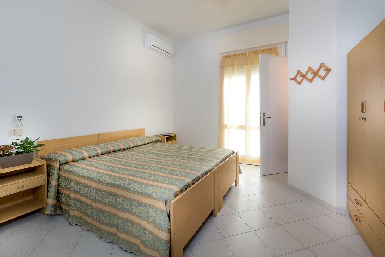 Hotel Vallechiara ลิโด ดิ ซาวิโอ ภายนอก รูปภาพ