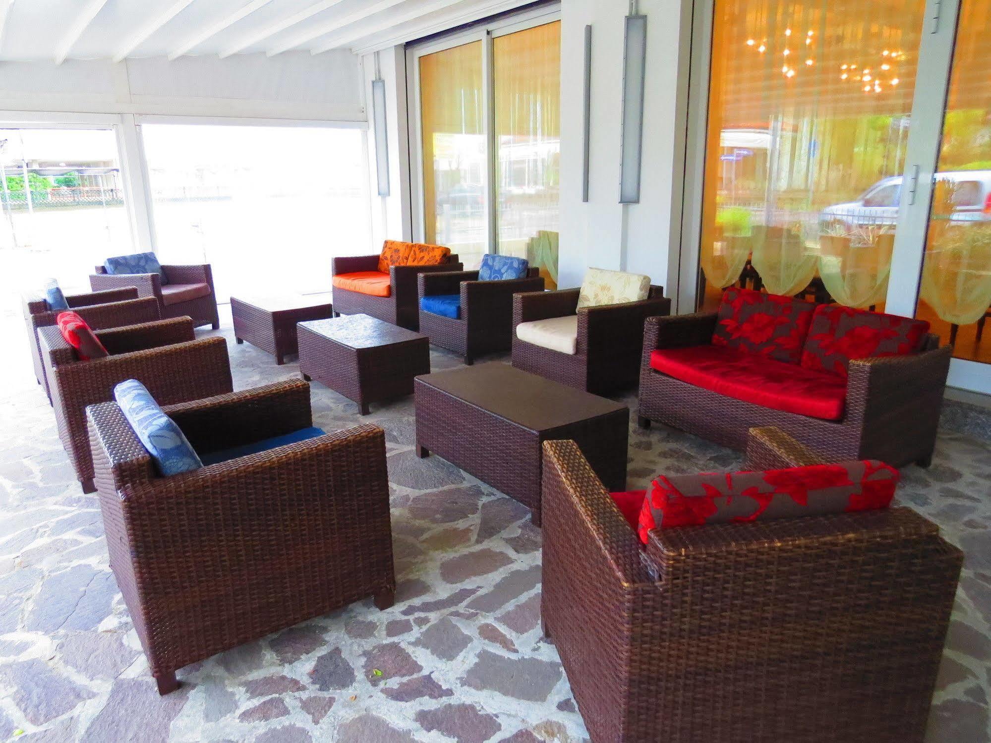 Hotel Vallechiara ลิโด ดิ ซาวิโอ ภายนอก รูปภาพ